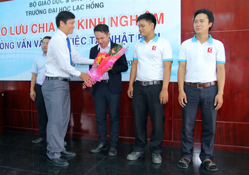 sinh viên Đại học Lạc Hồng