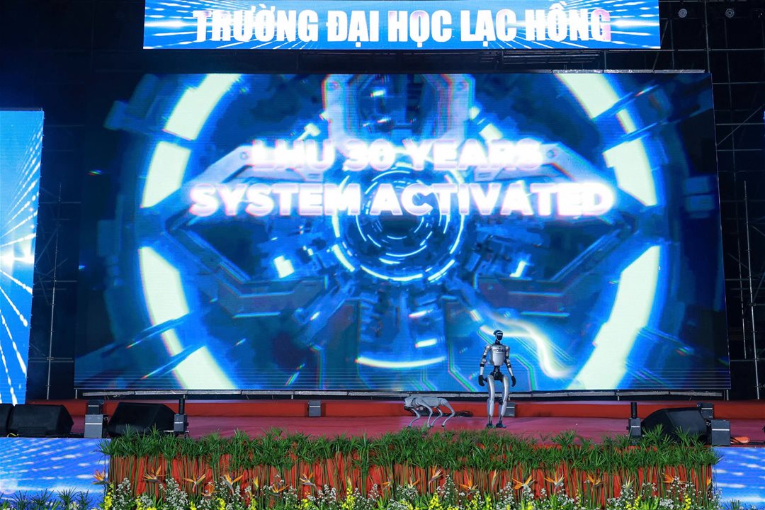 Hai “người bạn” đặc biệt tại Ngày hội sinh viên LHU 2026