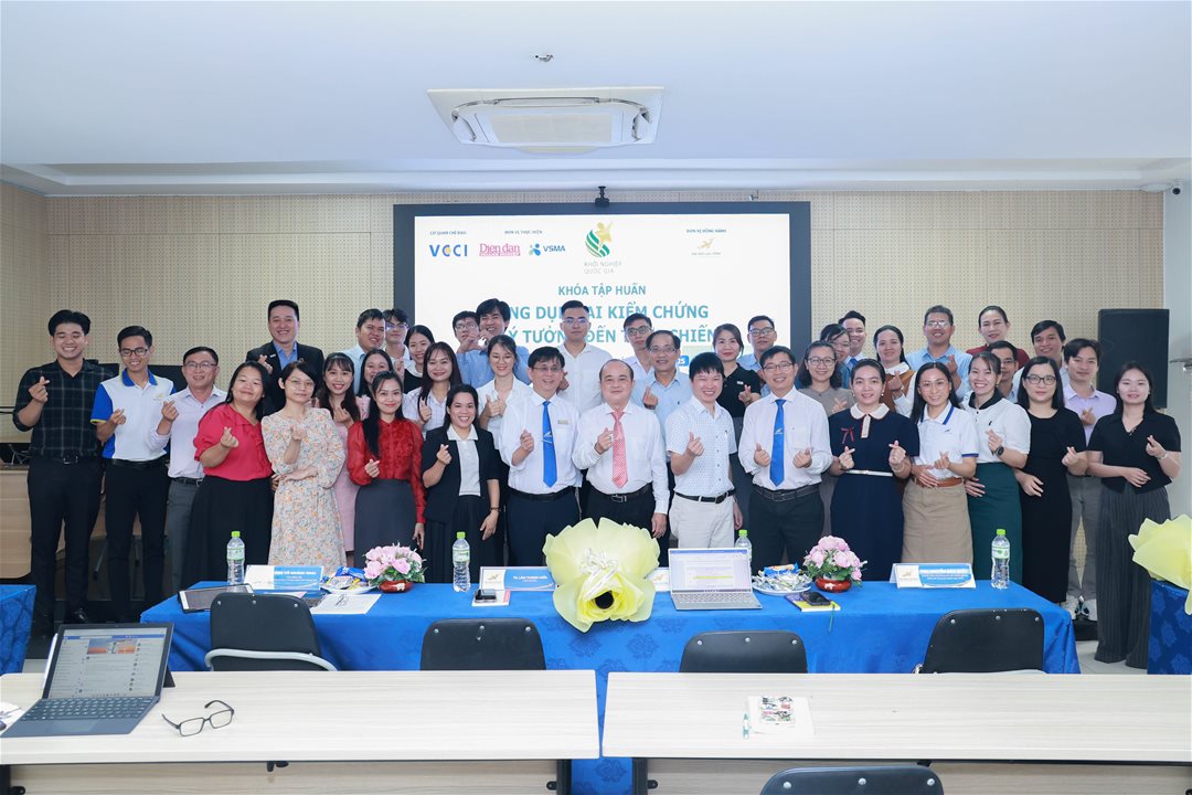 LHU ứng dụng AI trong đào tạo cố vấn khởi nghiệp