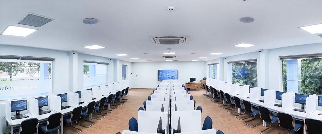 Phòng máy tính Trường Đại học Lạc Hồng